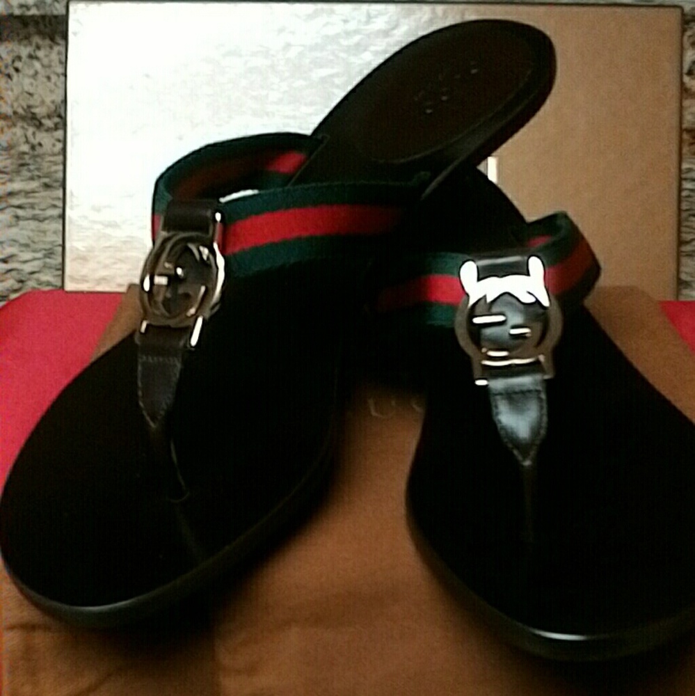 Gucci 'Lifford' Nylon thong-style Kitten heels